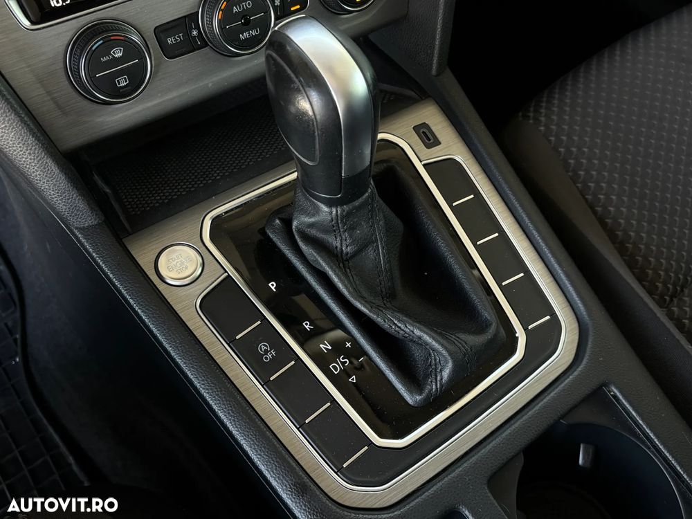 Volkswagen Passat - 28
