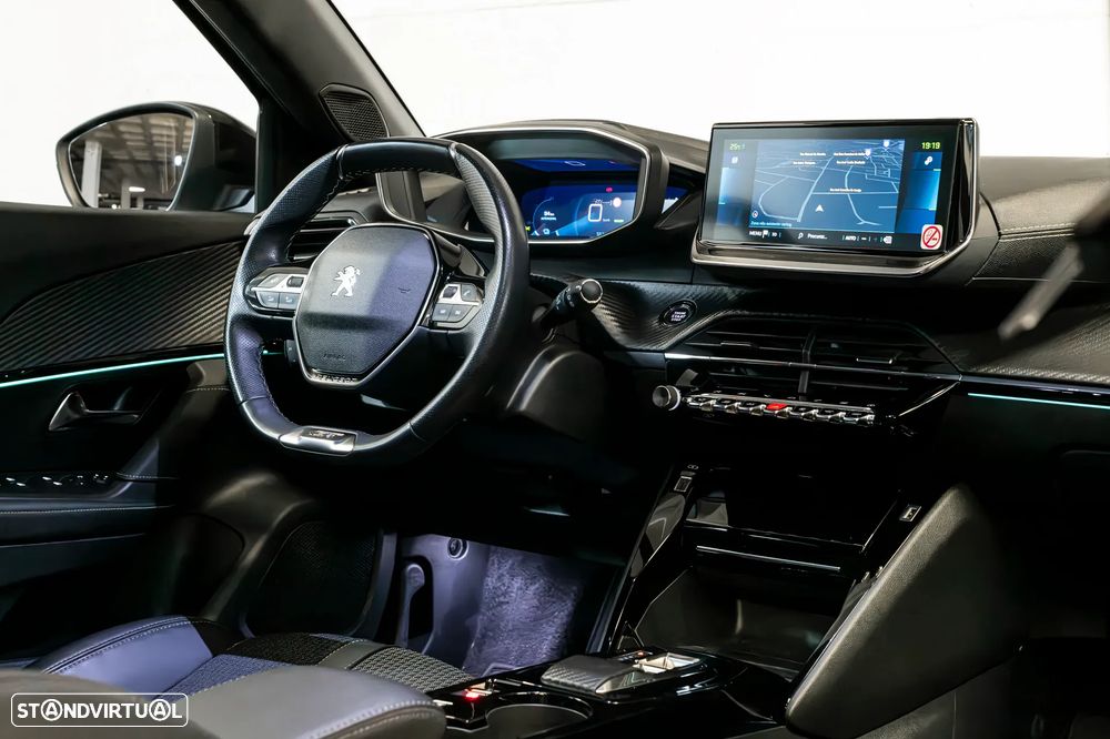 Peugeot e-2008 GT - 12