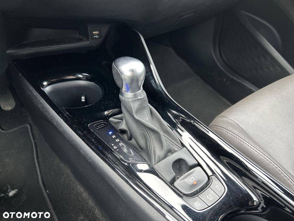 Toyota C-HR 2.0 Hybrid Executive - 24