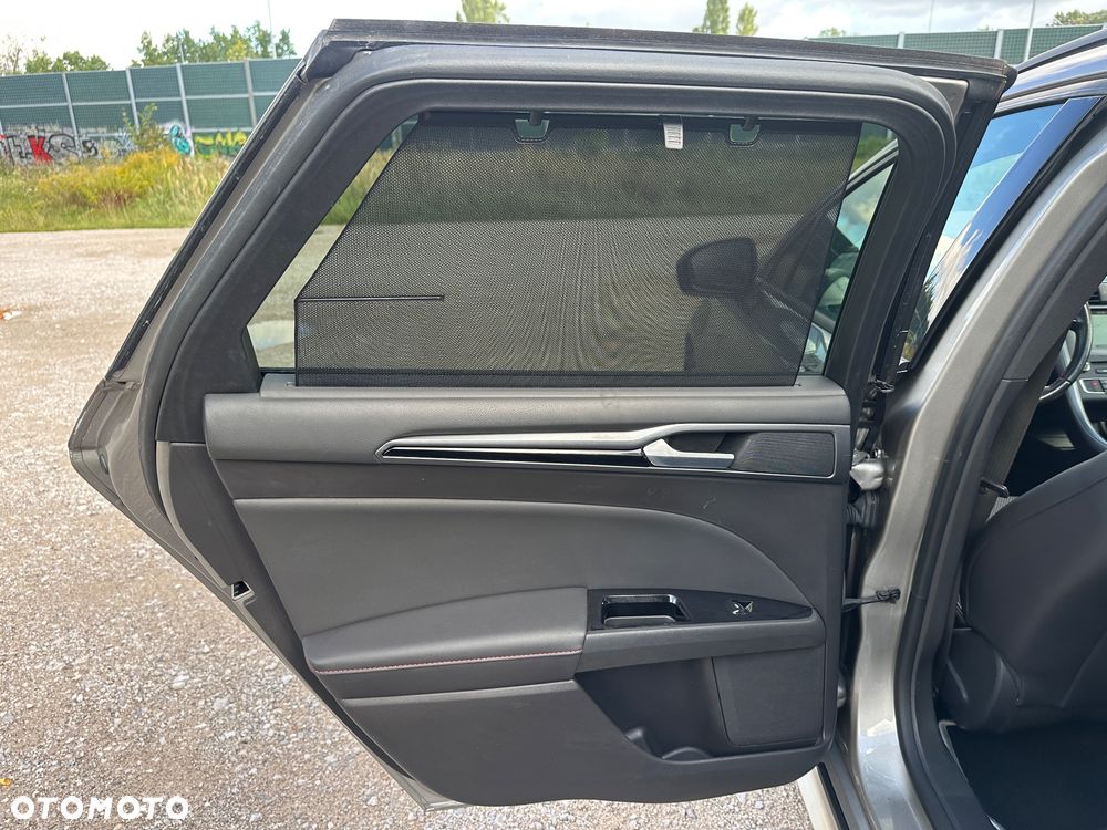 Ford Mondeo 2.0 TDCi ST-Line - 32