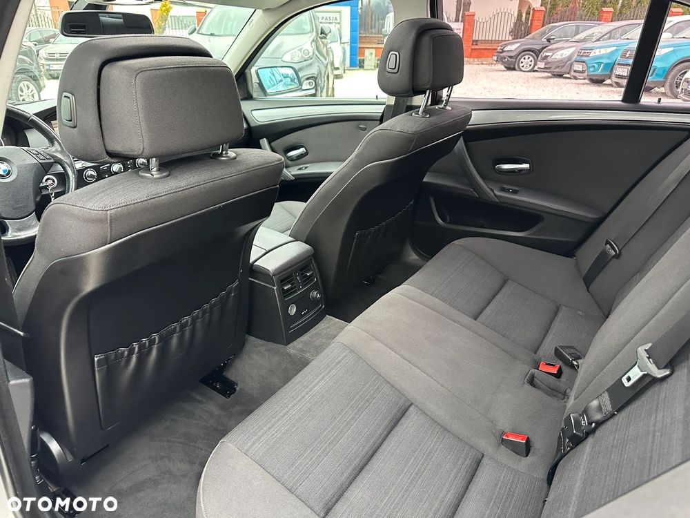 BMW Seria 5 523i - 16