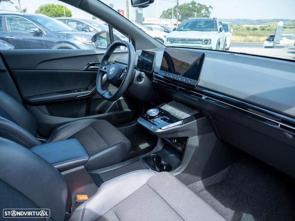 MG MG4 64 kWh Luxury - 17