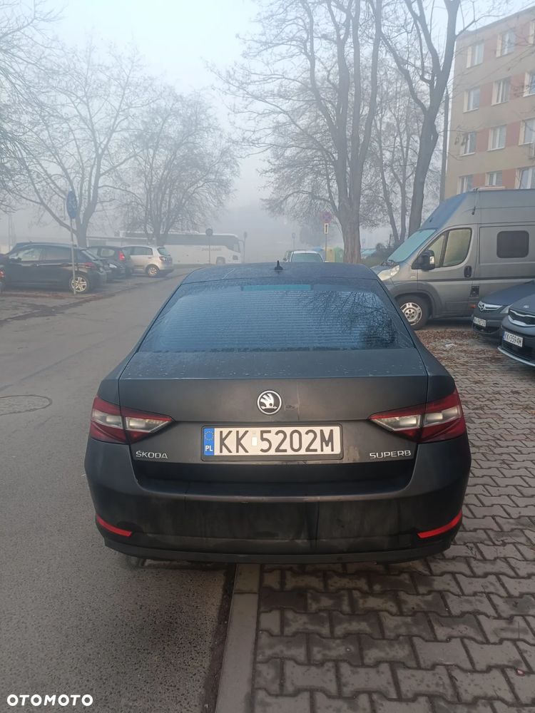 Skoda Superb 1.6 TDI DSG Ambition - 11