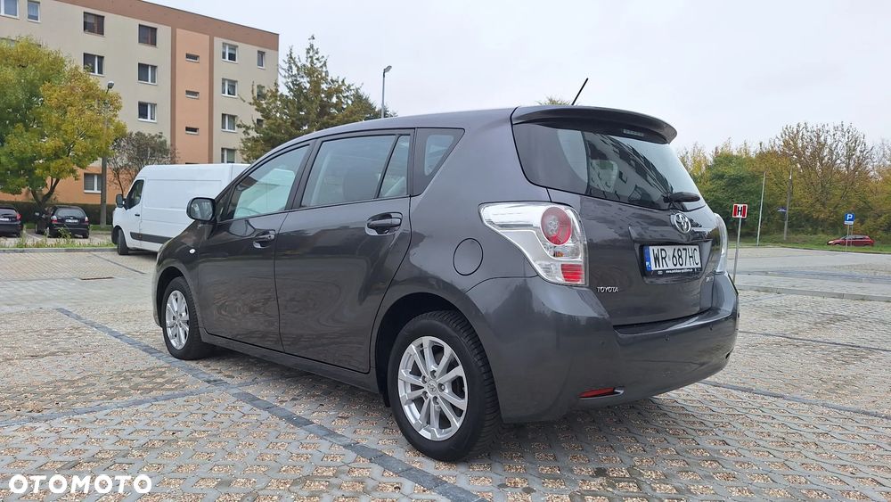Toyota Verso 1.8 Premium - 6