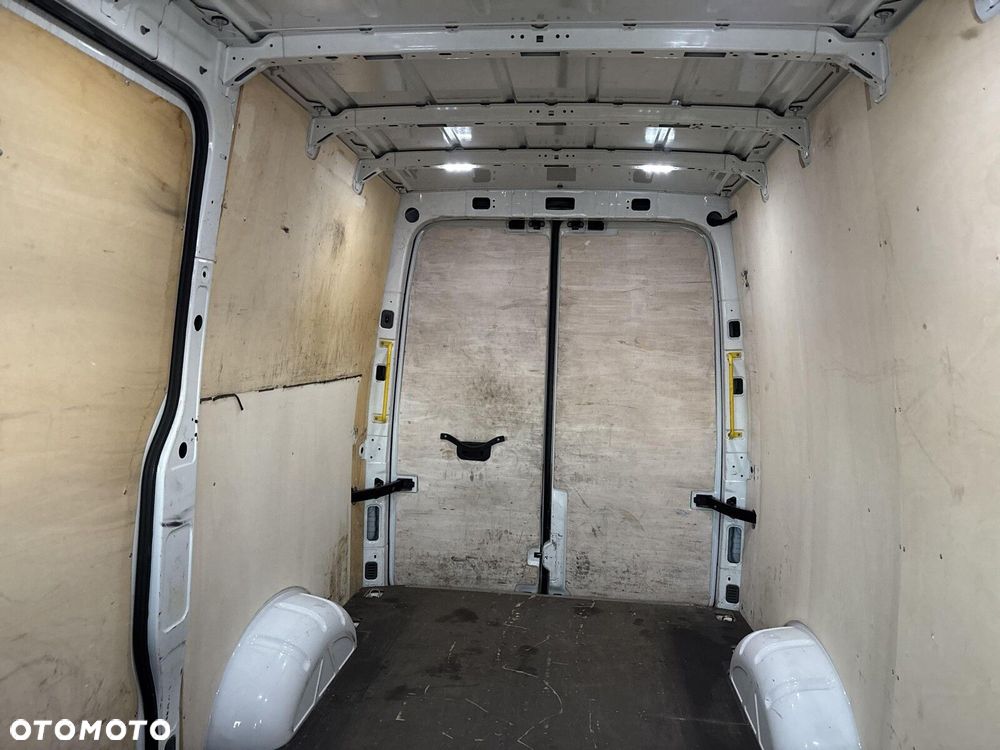 Volkswagen Crafter - 16