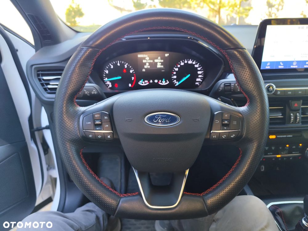 Ford Focus 1.0 EcoBoost Start-Stopp-System ST-LINE STYLE - 17