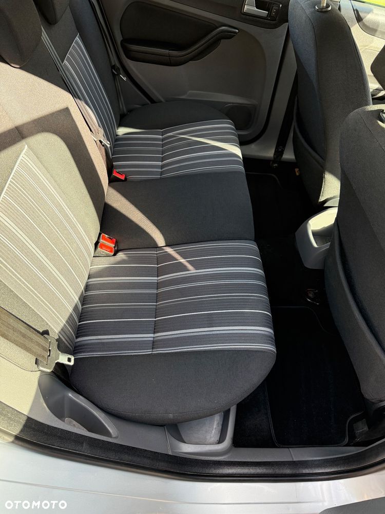 Ford Focus 1.6 16V Style - 19