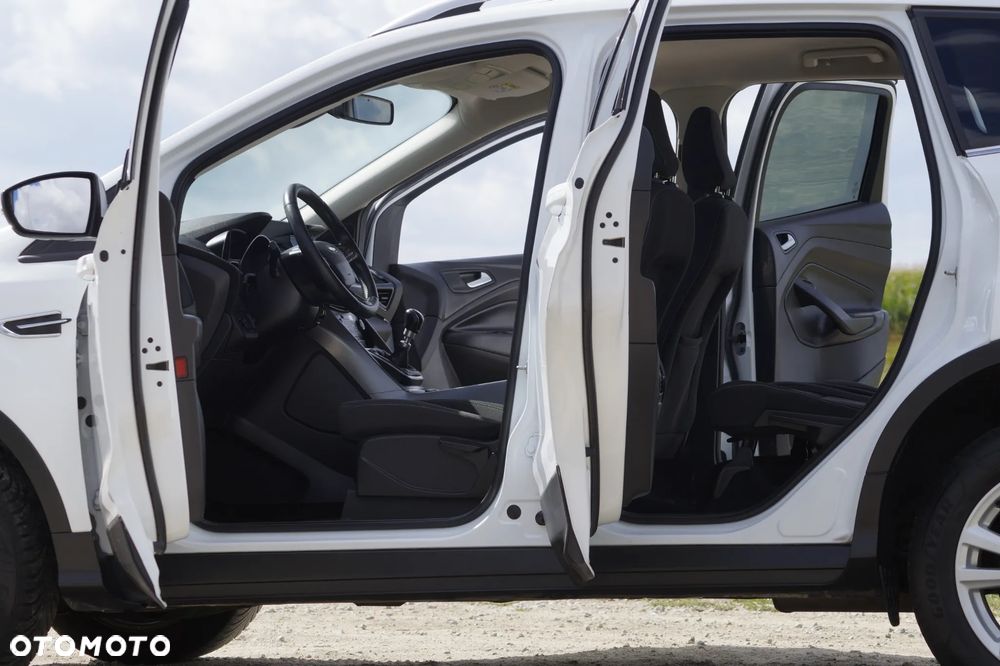 Ford Kuga - 33