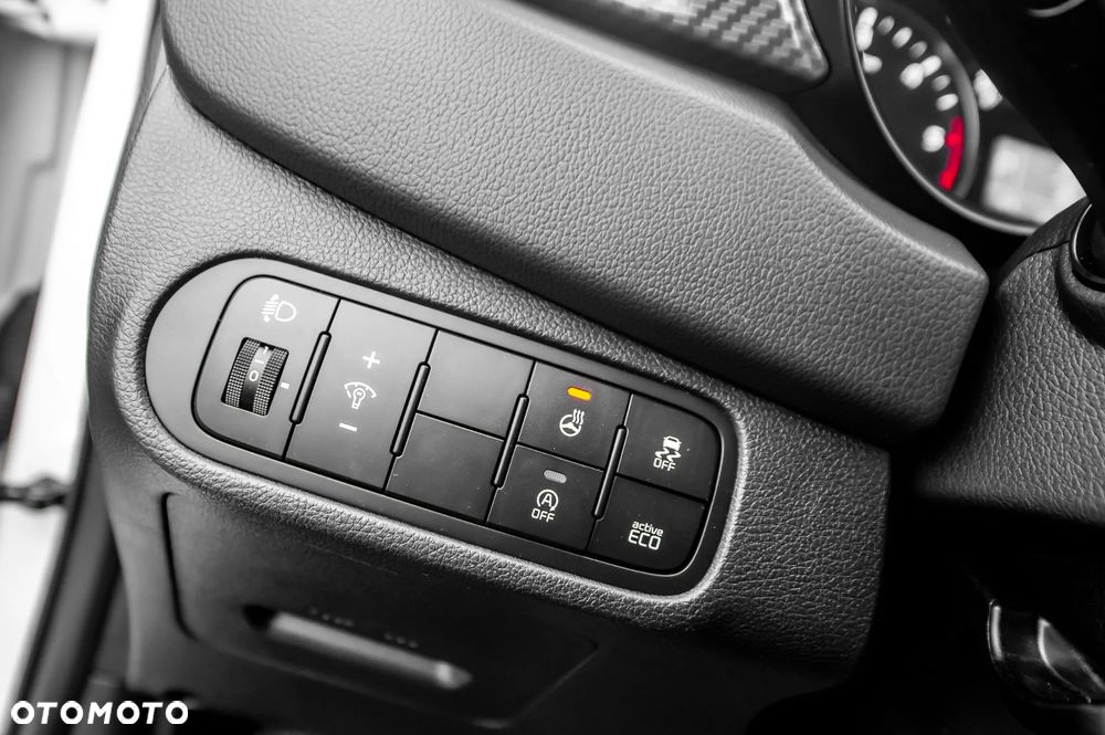 Kia Carens 1.7 CRDi Business Line 7os 7DCT - 31