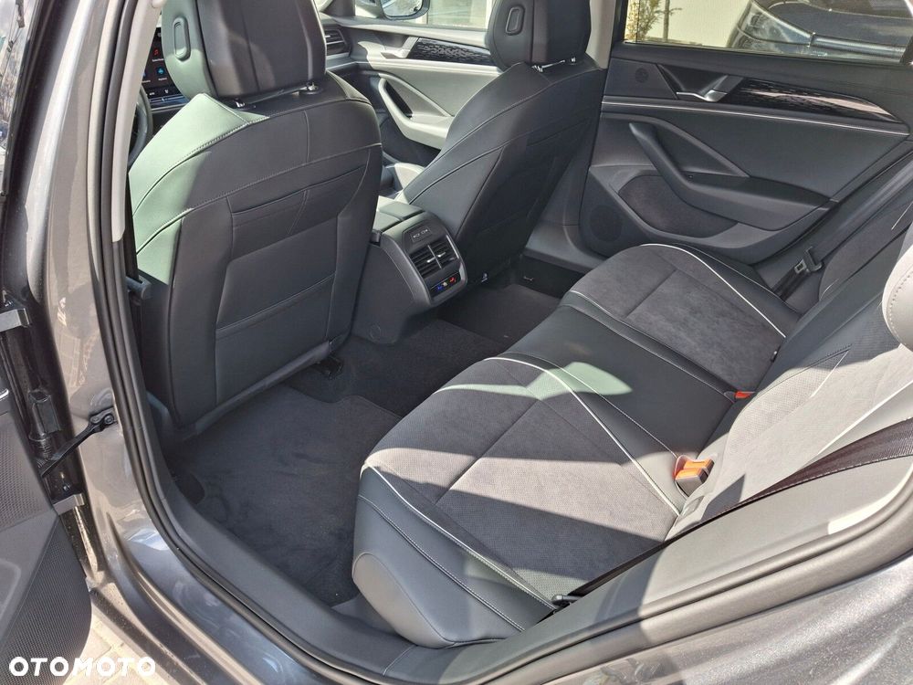 Volkswagen Passat - 17