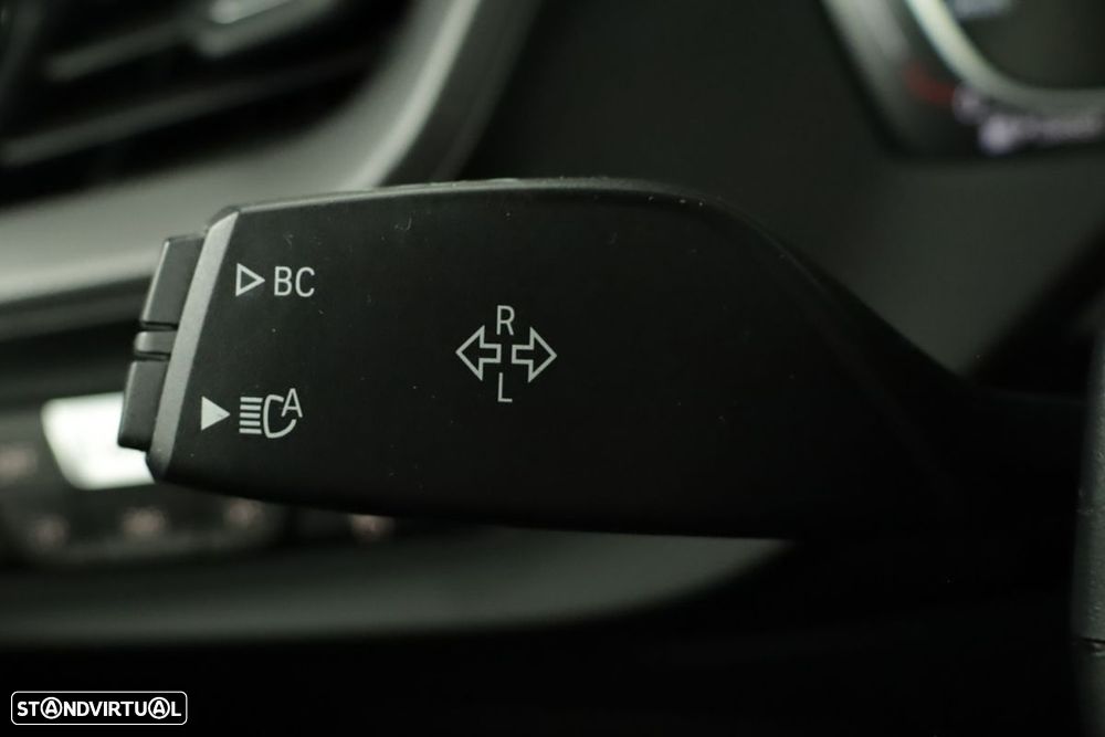 BMW 116 d Pack Desportivo M Auto - 17