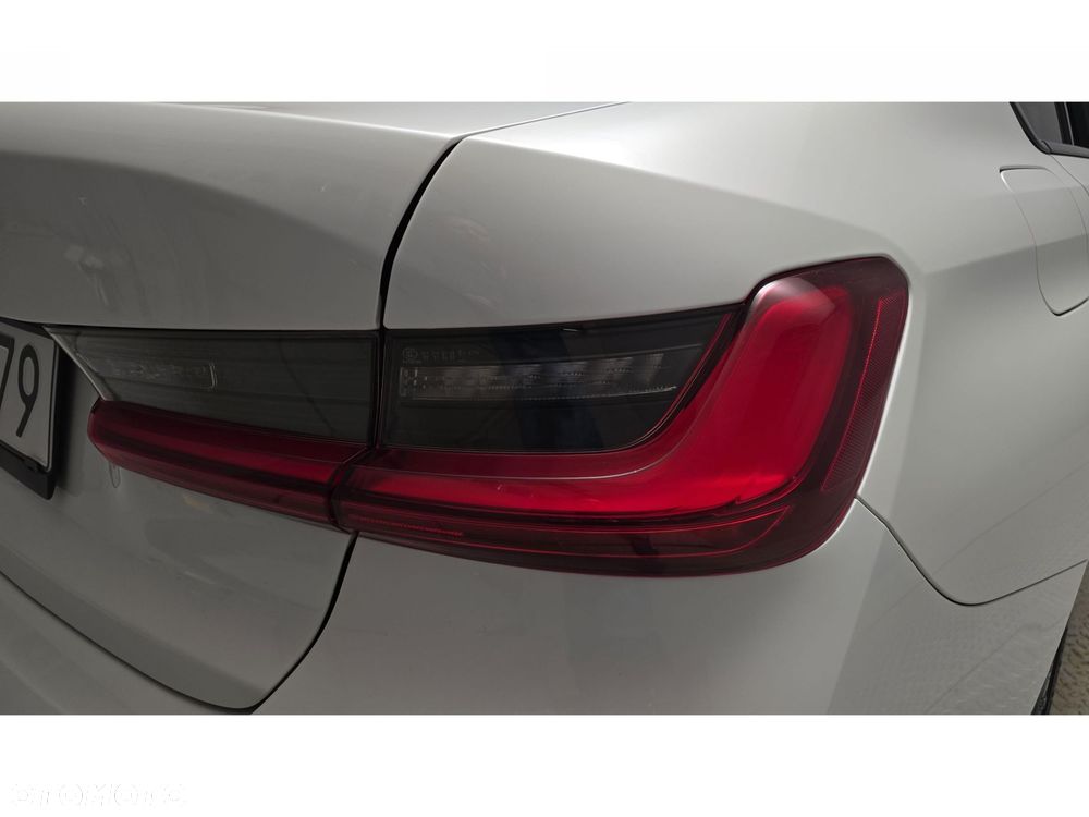 BMW Seria 3 320d xDrive mHEV M Sport - 27