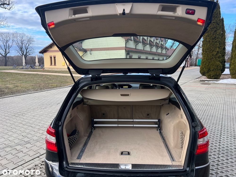 Mercedes-Benz Klasa E 250 CDI DPF BlueEFFICIENCY Automatik Elegance - 27