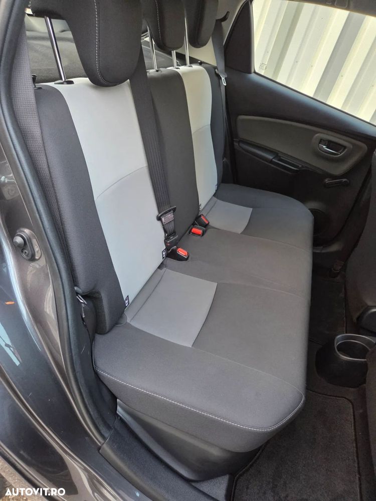 Toyota Yaris 1.5 VVT-i HSD Active - 19