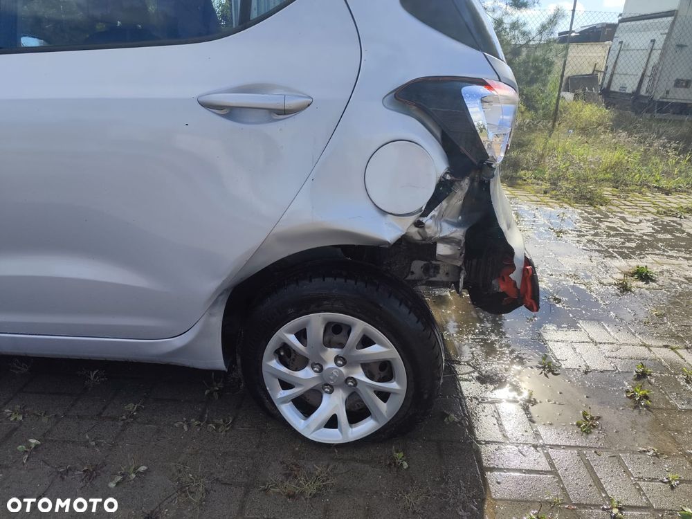 Hyundai i10 1.0 - 10