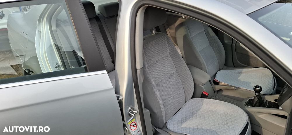 Volkswagen Jetta 1.6 Trendline - 5