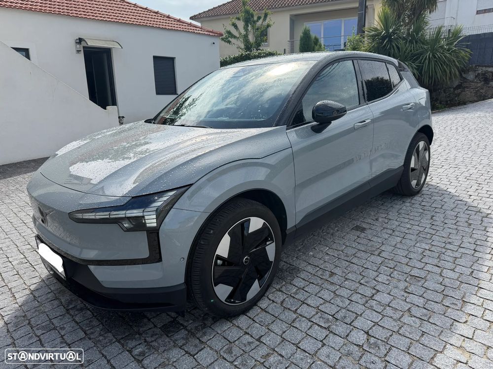 Volvo EX30 Single Motor Extended Range RWD Ultra - 4