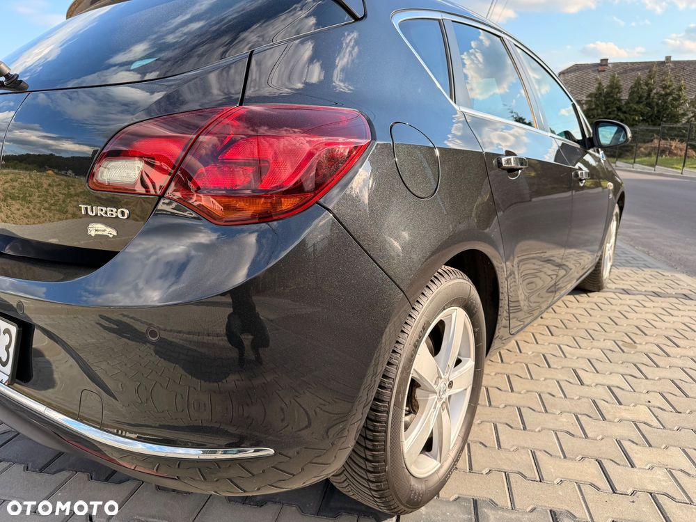 Opel Astra 1.4 T Essentia - 18
