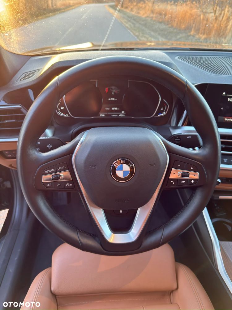 BMW Seria 3 330i xDrive Sport Line - 10