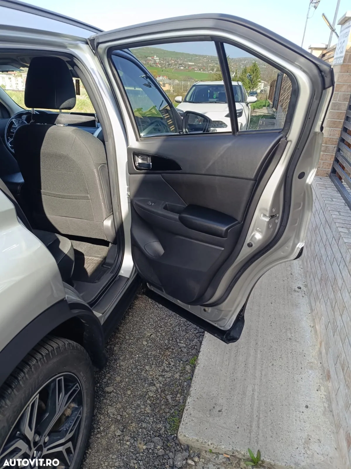 Mitsubishi Eclipse-Cross - 6