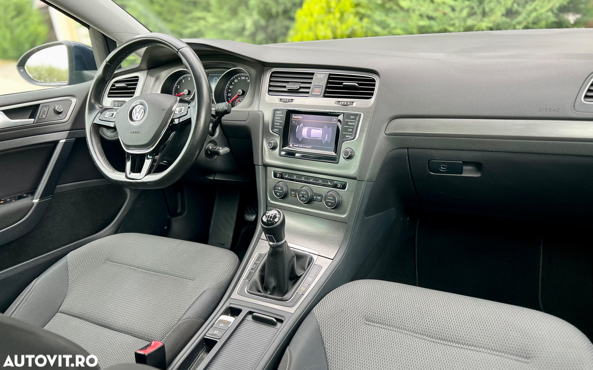 Volkswagen Golf 1.4 TSI BMT Comfortline - 14