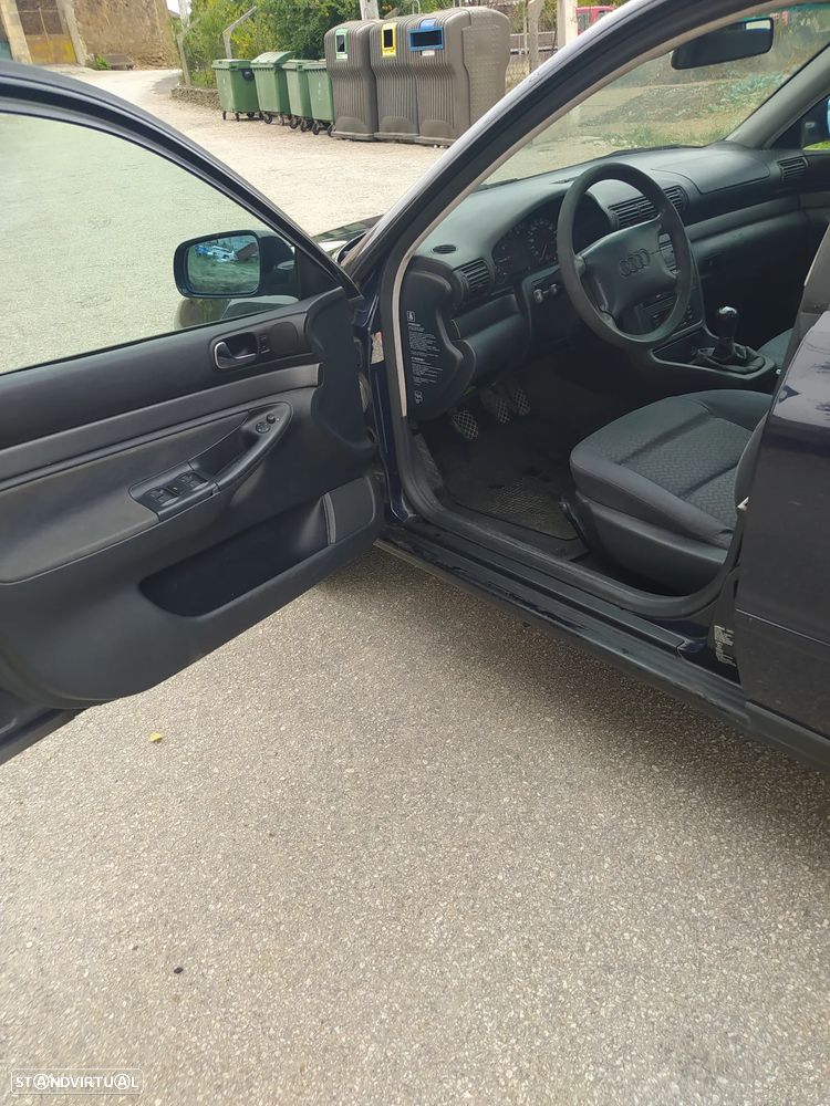 Audi A4 1996 photo 3