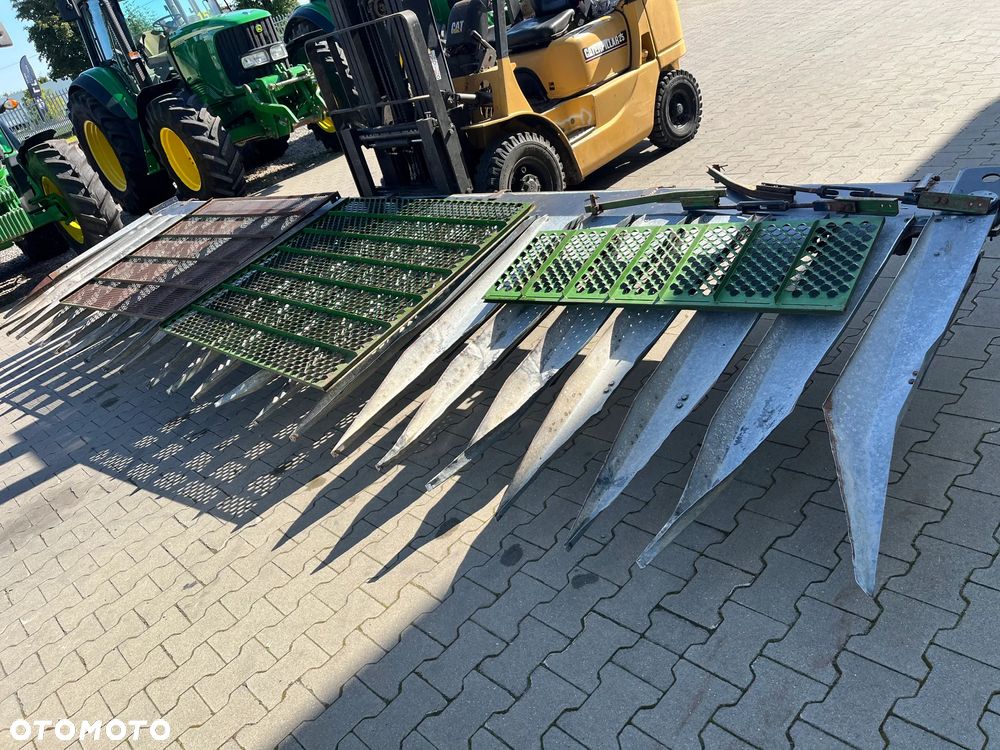 John Deere Heder 820 Wyposażenie do zbioru słonecznika 6,1m
