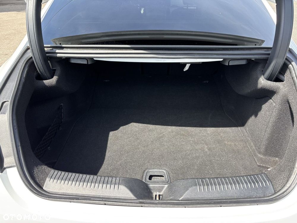 Mercedes-Benz CLS 300 d 4-Matic AMG - 25
