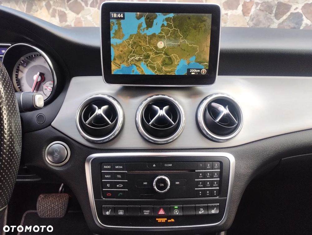 Mercedes-Benz GLA 250 4-Matic AMG Line - 26