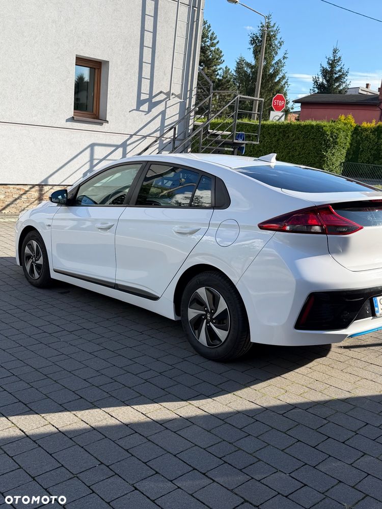 Hyundai IONIQ hybrid Premium - 5