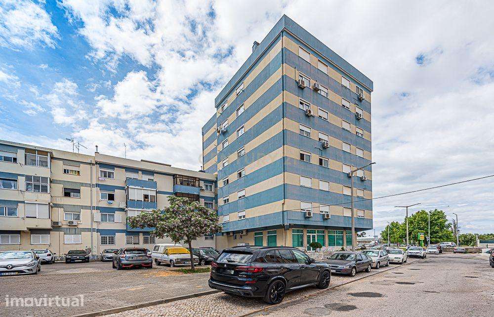 Apartamento T2 em Excelente Estado de Conservação-Amora/Seixal - Grande imagem: 3/32