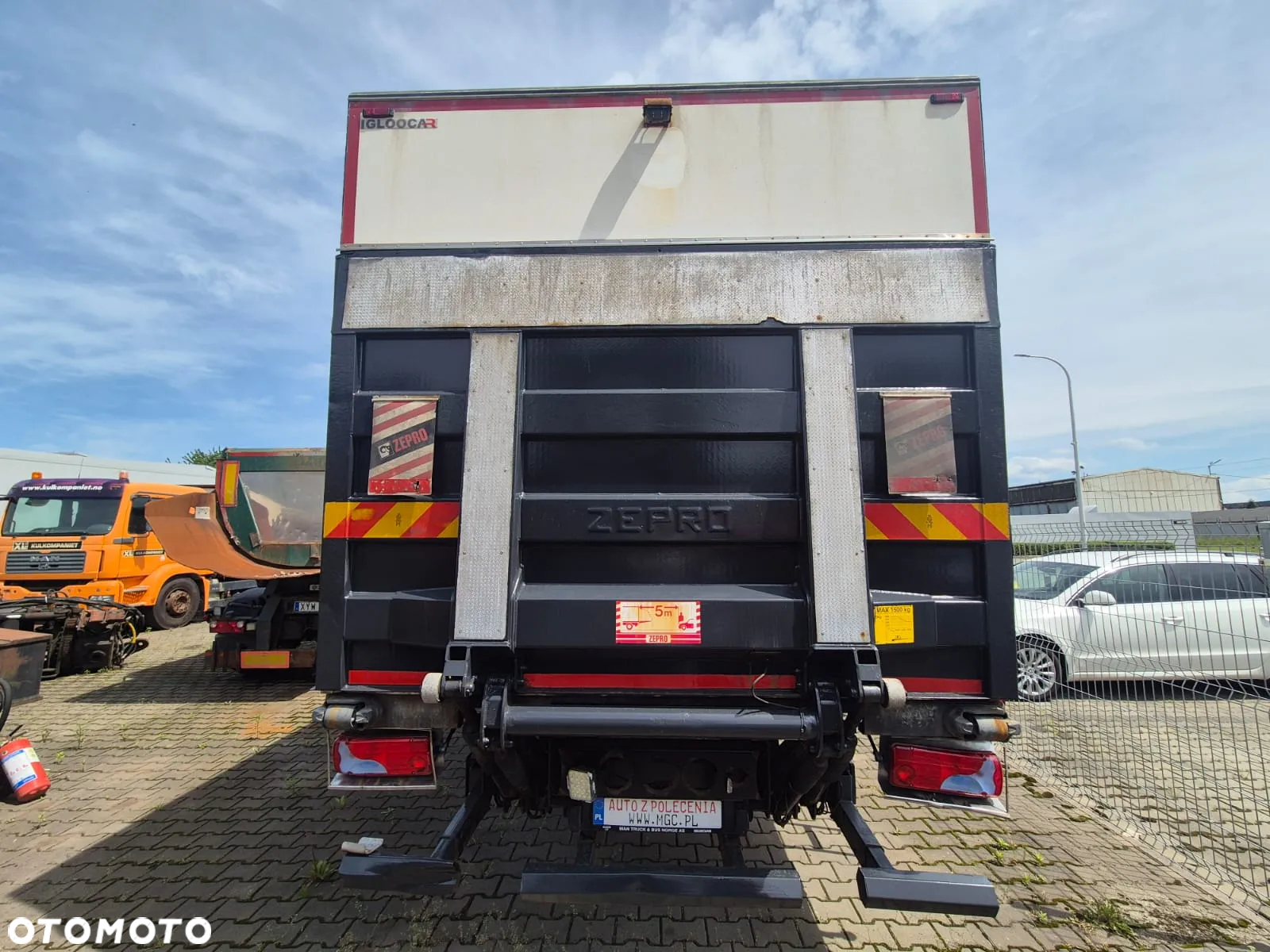 MAN TGM 15.250 / KONTENER IZOTERMA / IGLOOCAR / WEBASTO PAKA + KABINA / EURO 6 / DŁUGI KONTENER / WINDA ZEPRO 1500KG / 1WŁ. / 2 SZTUKI - 11