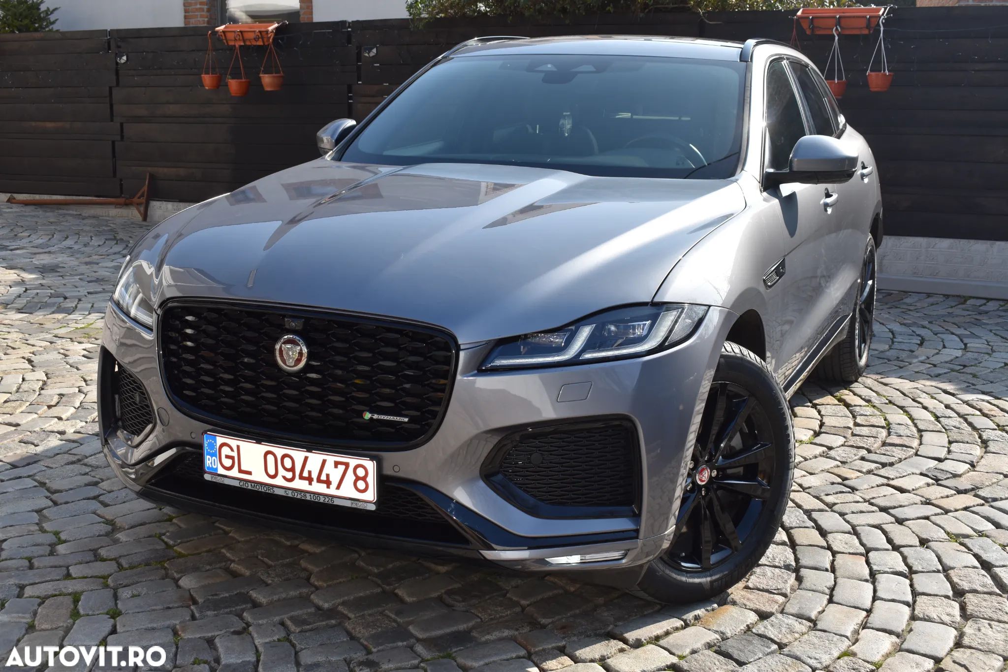 Jaguar F-Pace P400e AWD R-Dynamic SE - 1