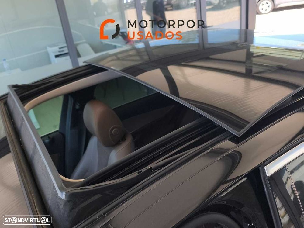 Mercedes-Benz E 300 e Exclusive Line - 29