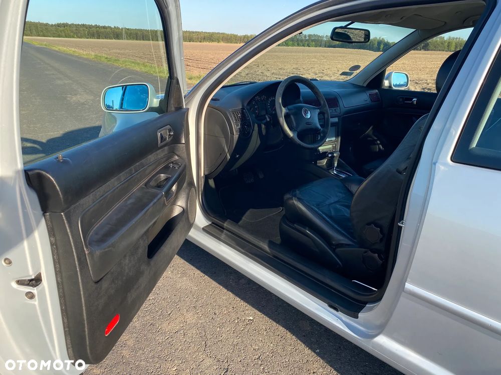 Volkswagen Golf - 8