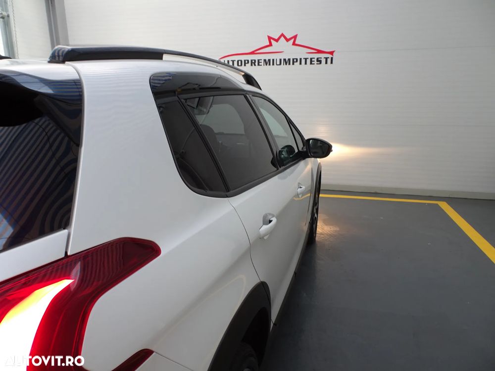 Peugeot 2008 1.2 L PureTech STT GT Line - 14