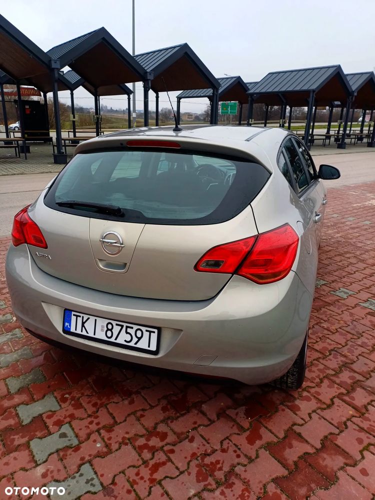 Opel Astra 1.6 Enjoy - 10