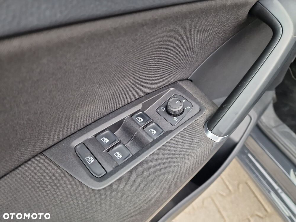 Volkswagen Touran 2.0 TDI BMT Comfortline DSG - 29