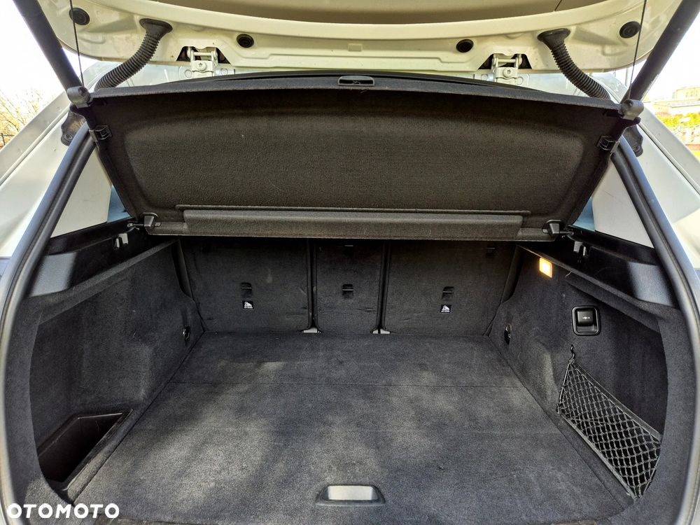 BMW X1 sDrive18d xLine - 25