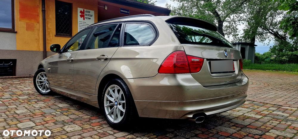 BMW Seria 3 320d DPF Edition Sport - 5