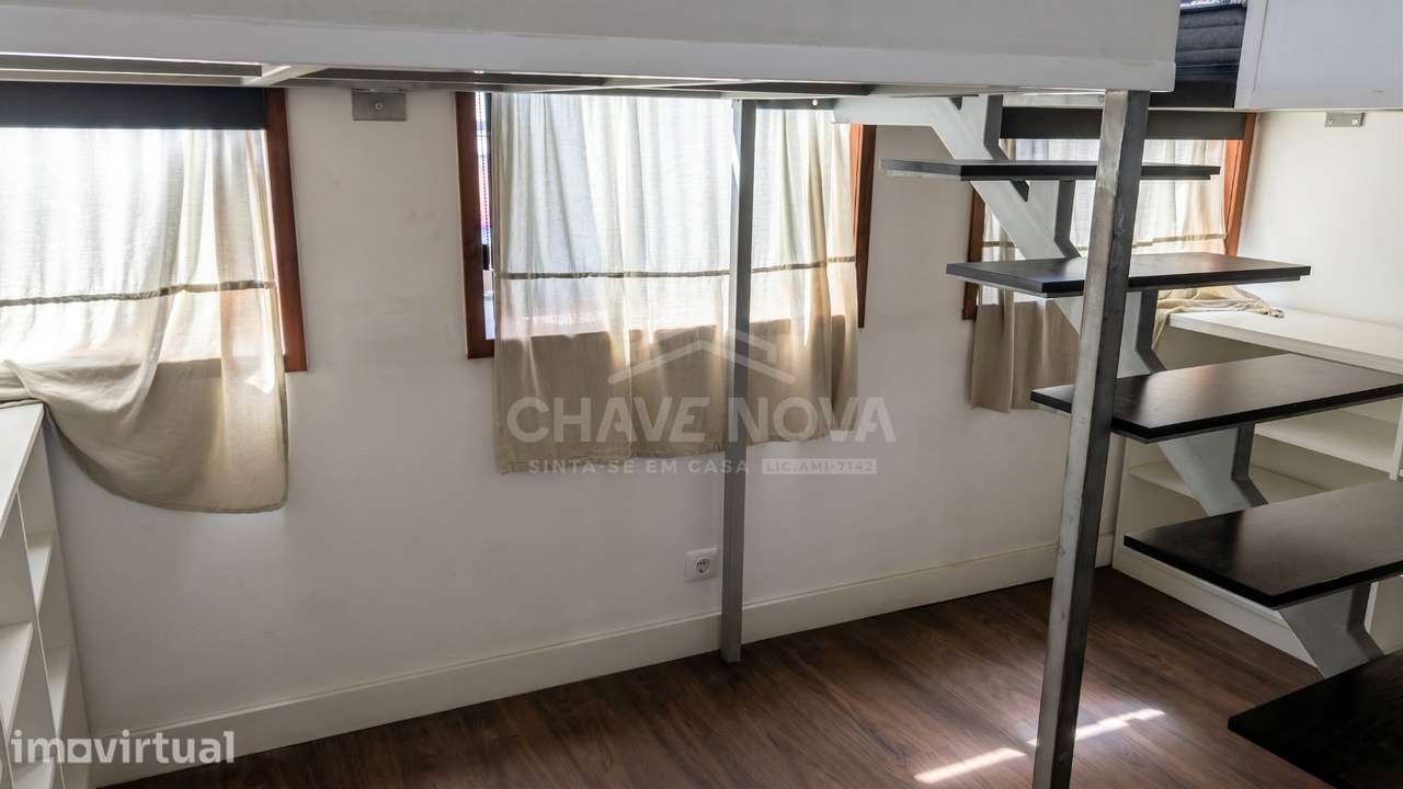 Prédio em Propriedade Total | 5 T0 + Loja | Rentabilidade | Carvalhido - Grande imagem: 5/41
