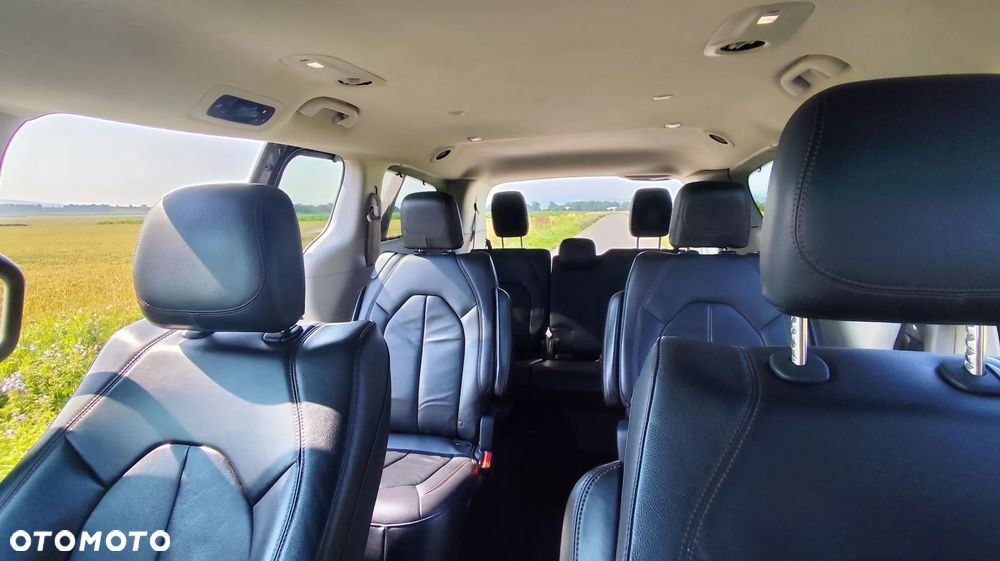 Chrysler Pacifica - 13