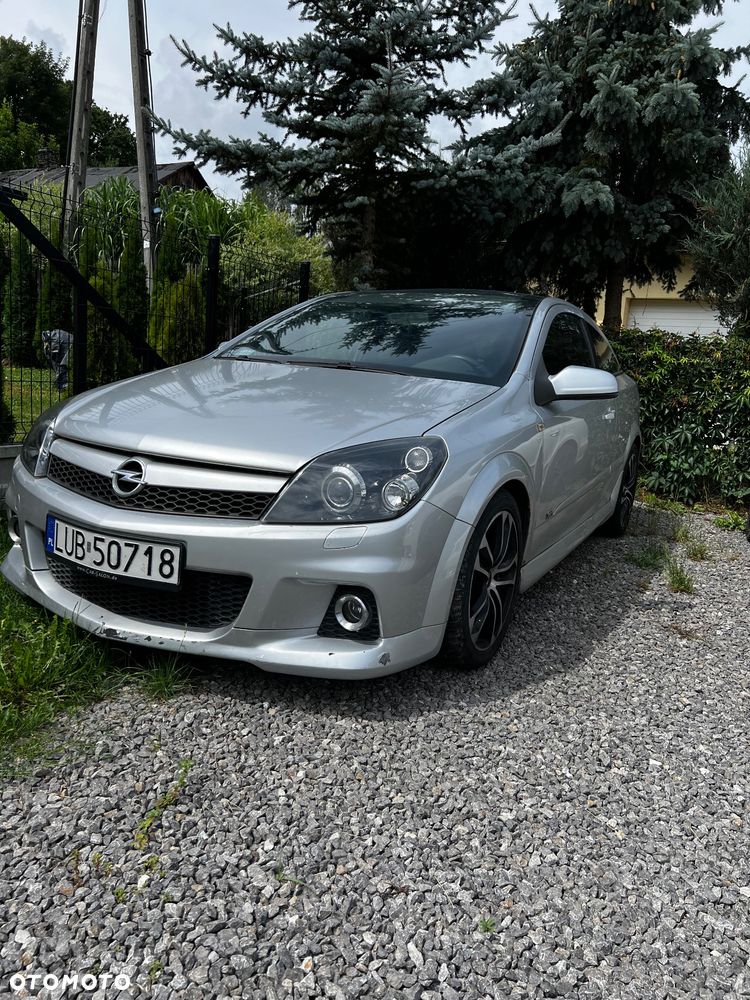 Opel Astra III GTC 2.0 T Sport - 1