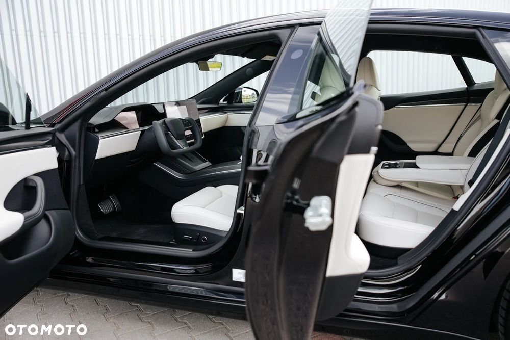 Tesla Model S Plaid - 8