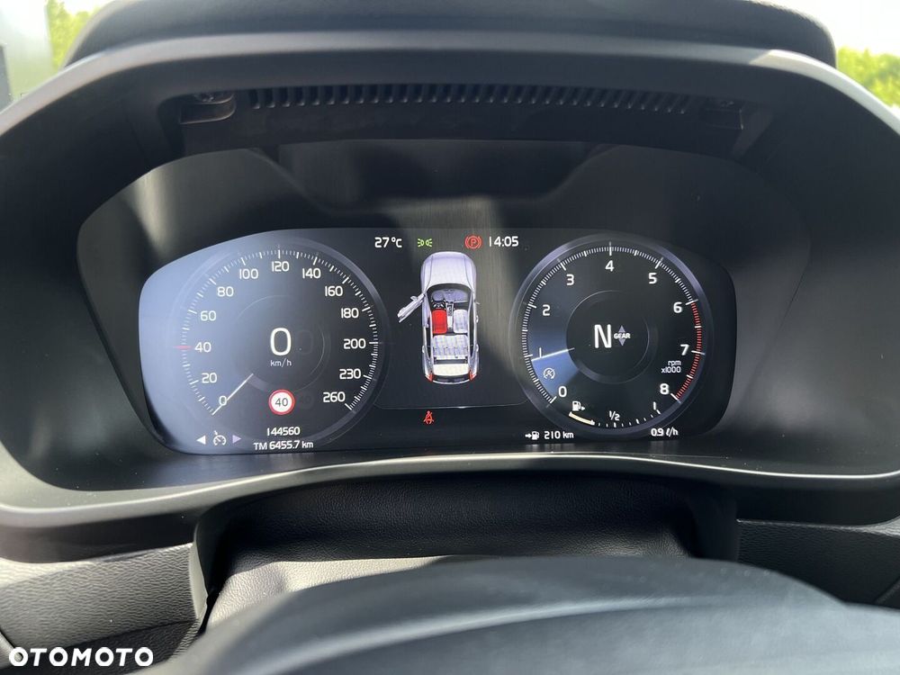 Volvo XC 40 T3 Momentum - 12
