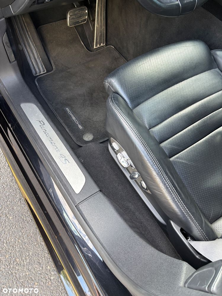Porsche Panamera 4S - 13