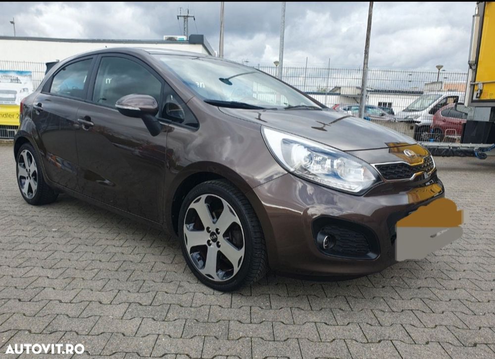 Kia Rio 1.4 Fifa World Cup Edition - 10