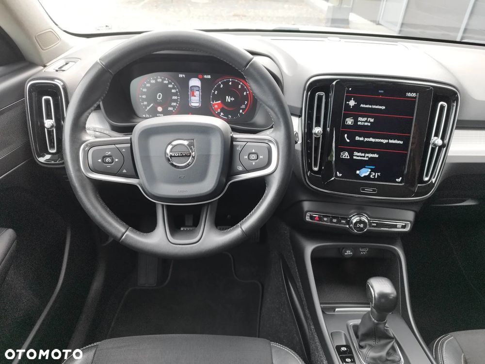 Volvo XC 40 T3 Momentum - 13