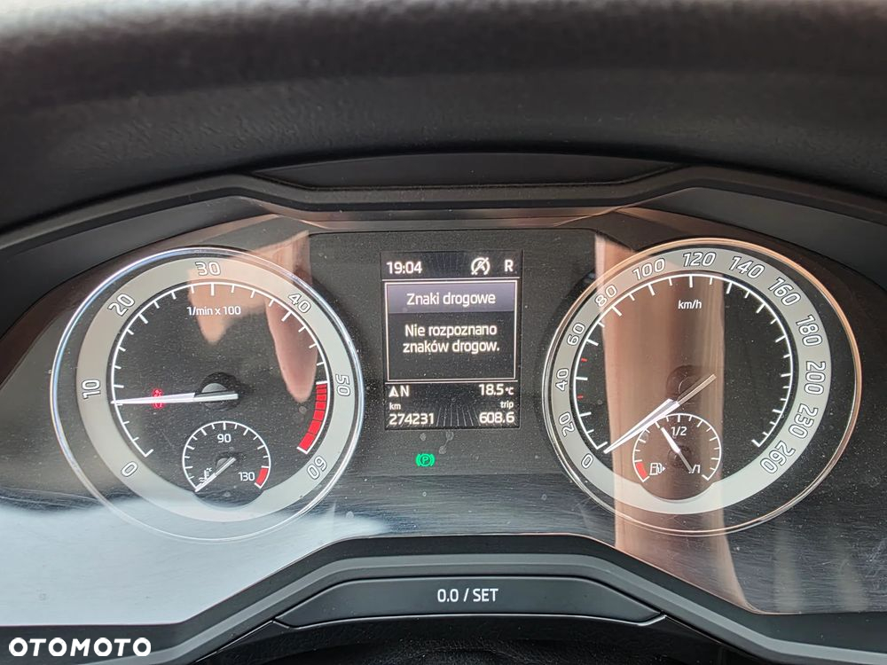Skoda Superb 2.0 TDI 4x4 L&K DSG - 11