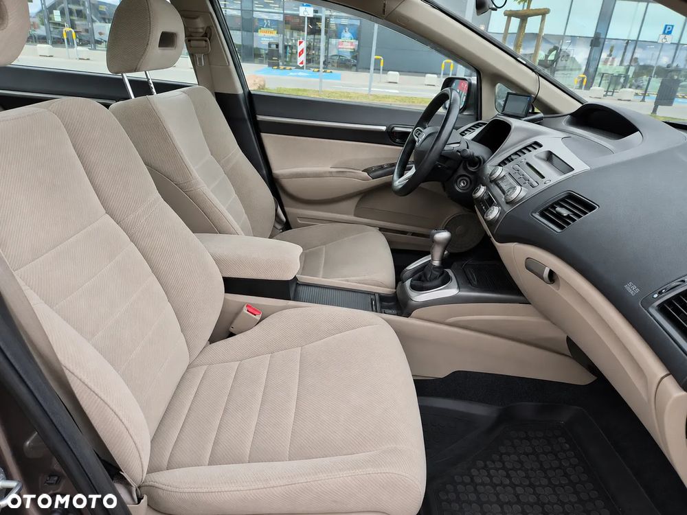 Honda Civic 1.8 Executive - 12